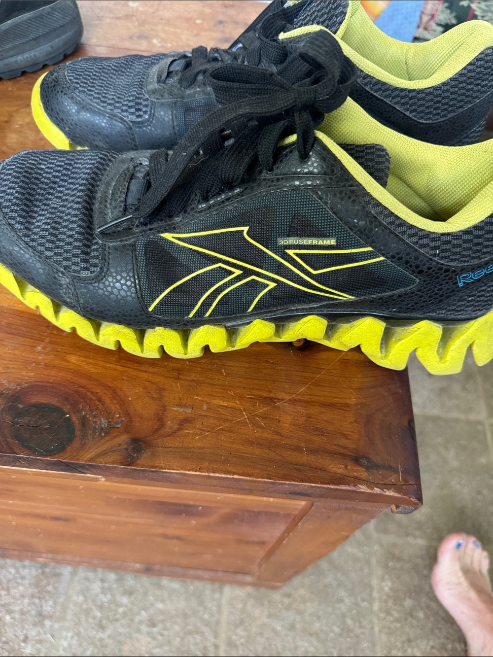 Reebok Zig Tech Shark Men's Running Shoe - Bright Yellow with Black